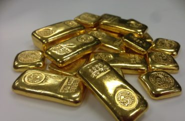 Market Watch: There’s a Simple Reason That Gold is Falling Along with Coronavirus-afflicted Global Stocks